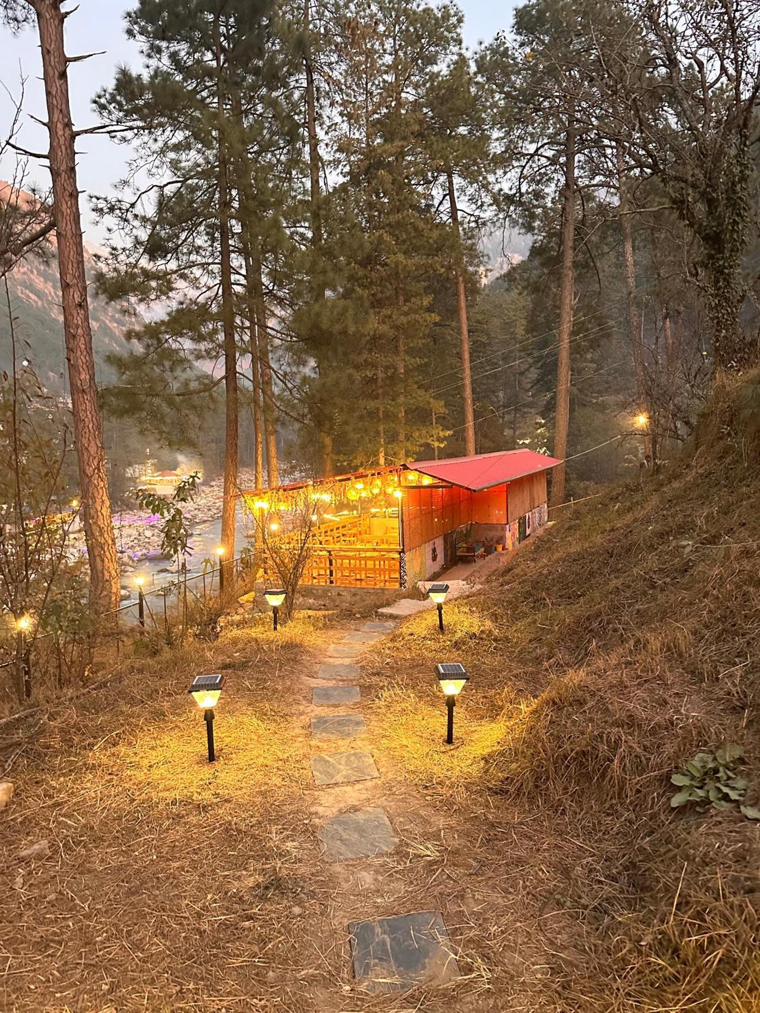 Ahava Kasol Riverside Cafe And Cottages Bagian luar foto