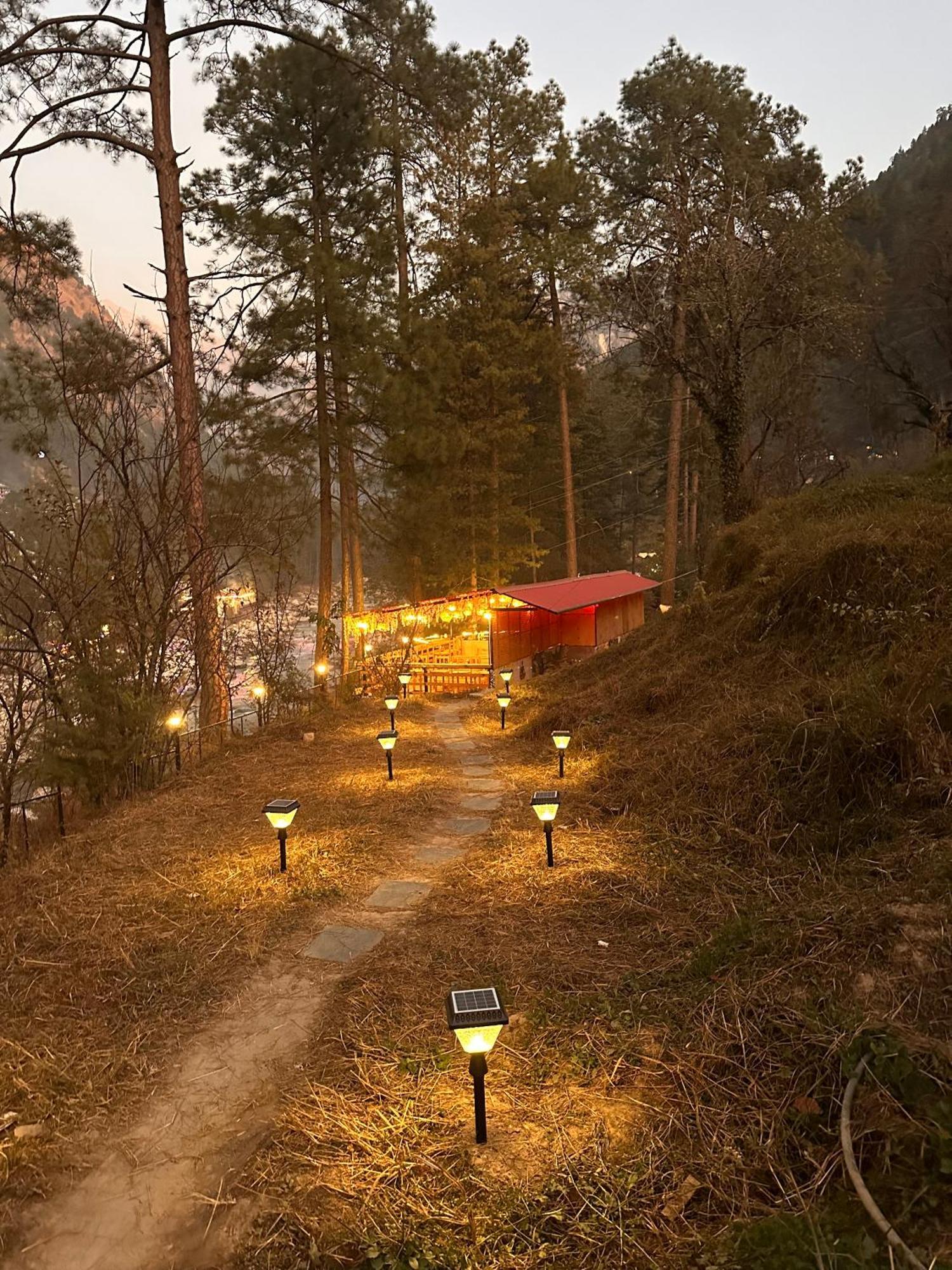 Ahava Kasol Riverside Cafe And Cottages Bagian luar foto