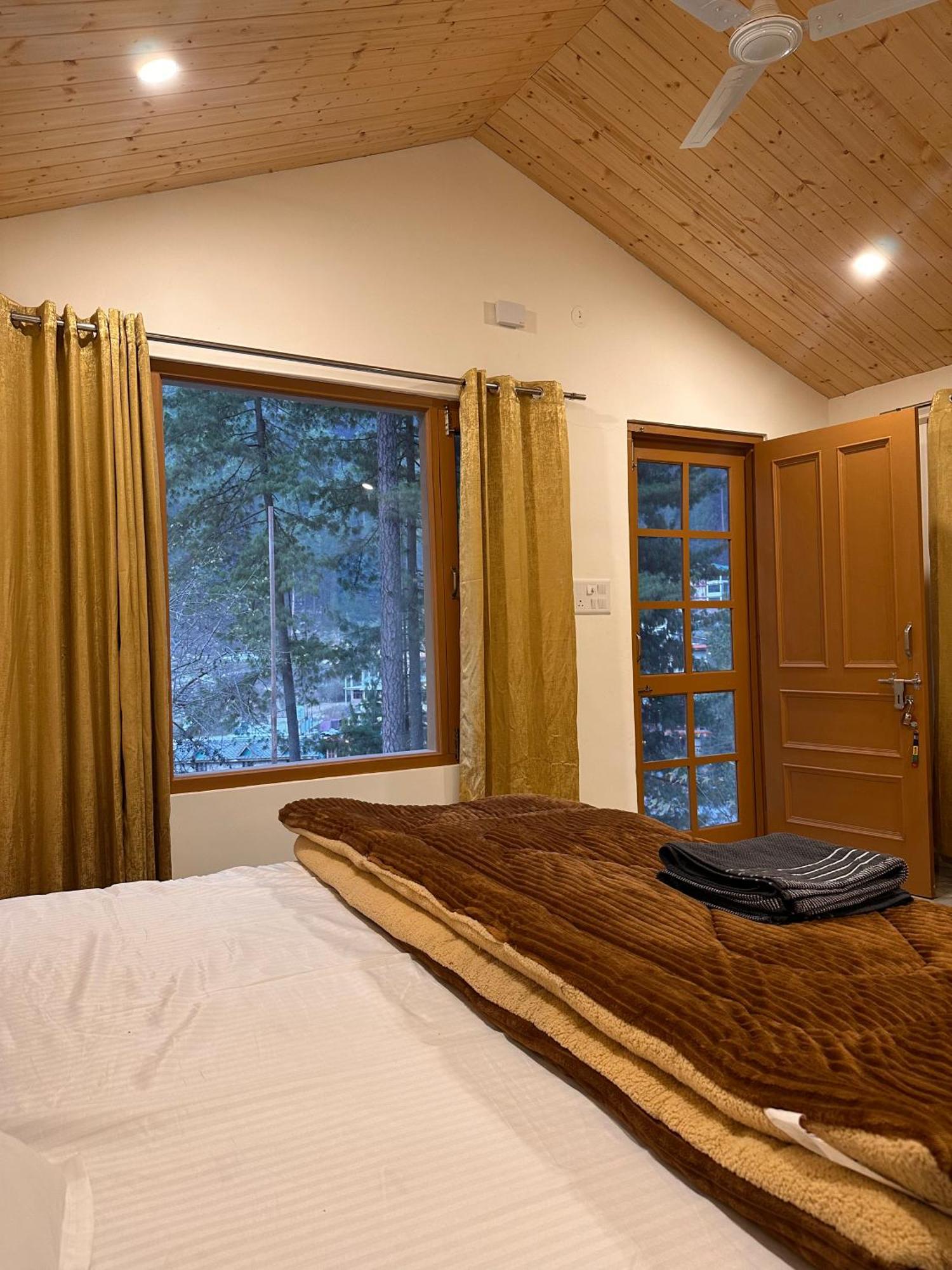Ahava Kasol Riverside Cafe And Cottages Bagian luar foto