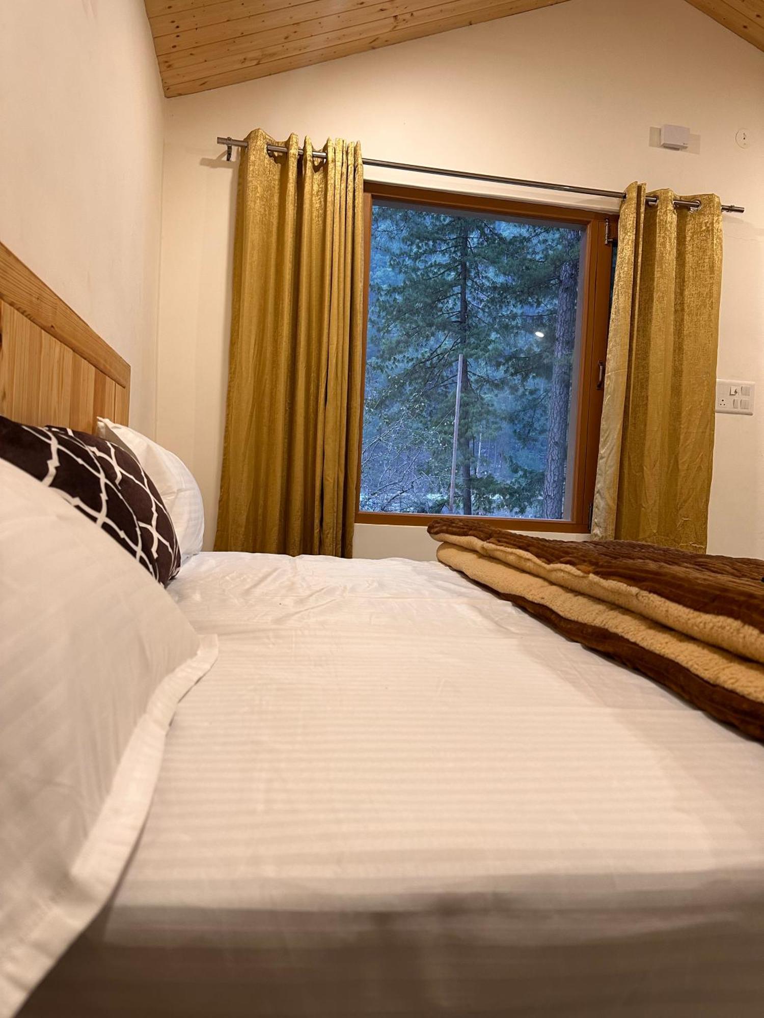 Ahava Kasol Riverside Cafe And Cottages Bagian luar foto