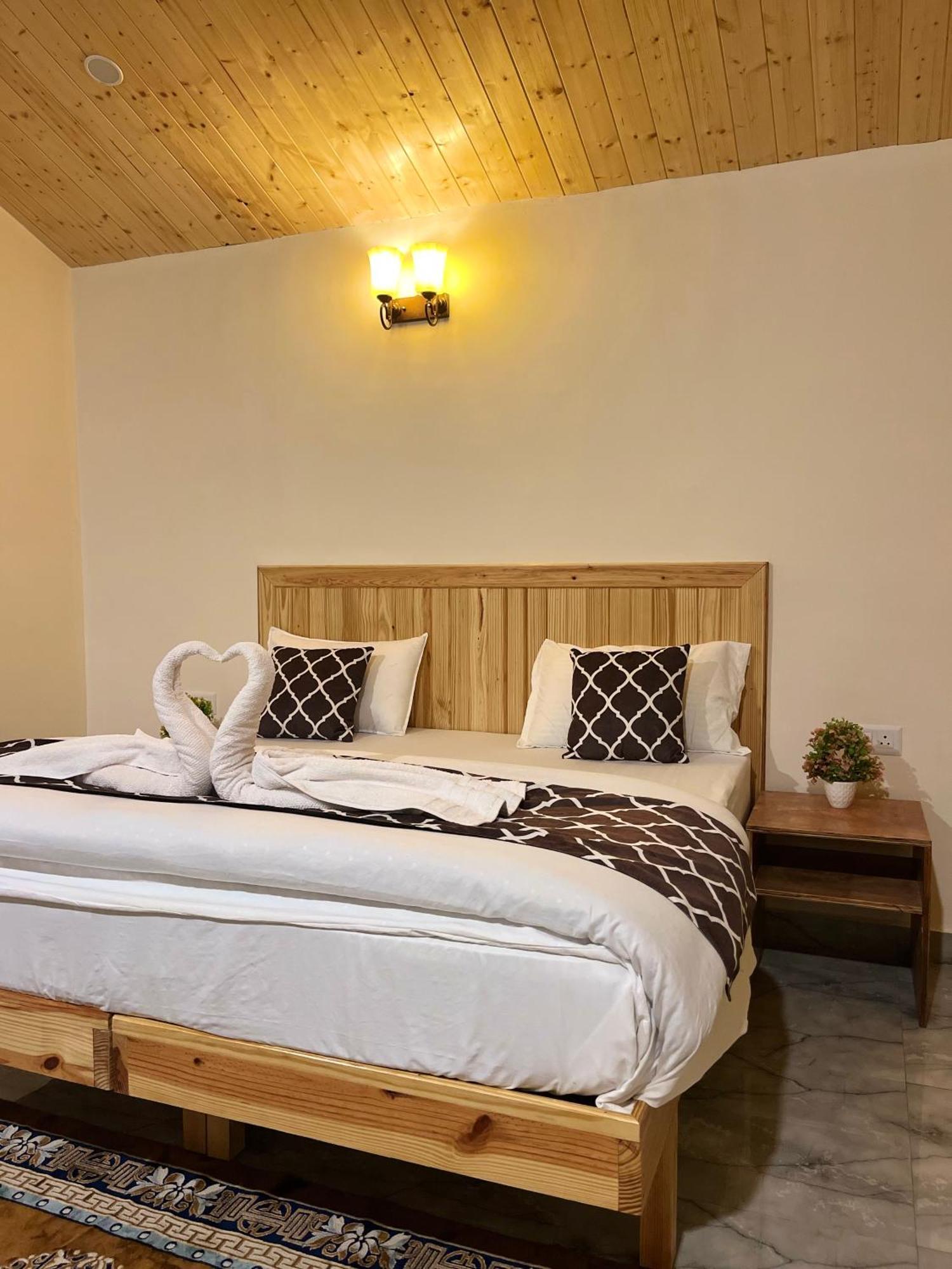 Ahava Kasol Riverside Cafe And Cottages Bagian luar foto